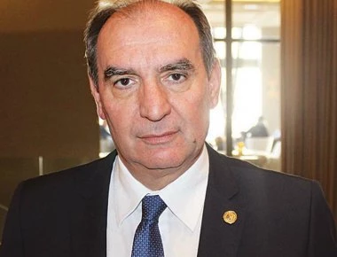 Επανέρχεται ο Θ. Καραμπίνης στα καθήκοντα του πρύτανη του ΔΠΘ